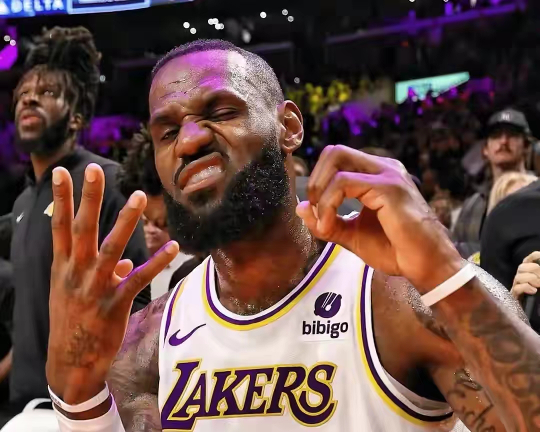 热火翻盘福建队，詹姆斯刷新纪录