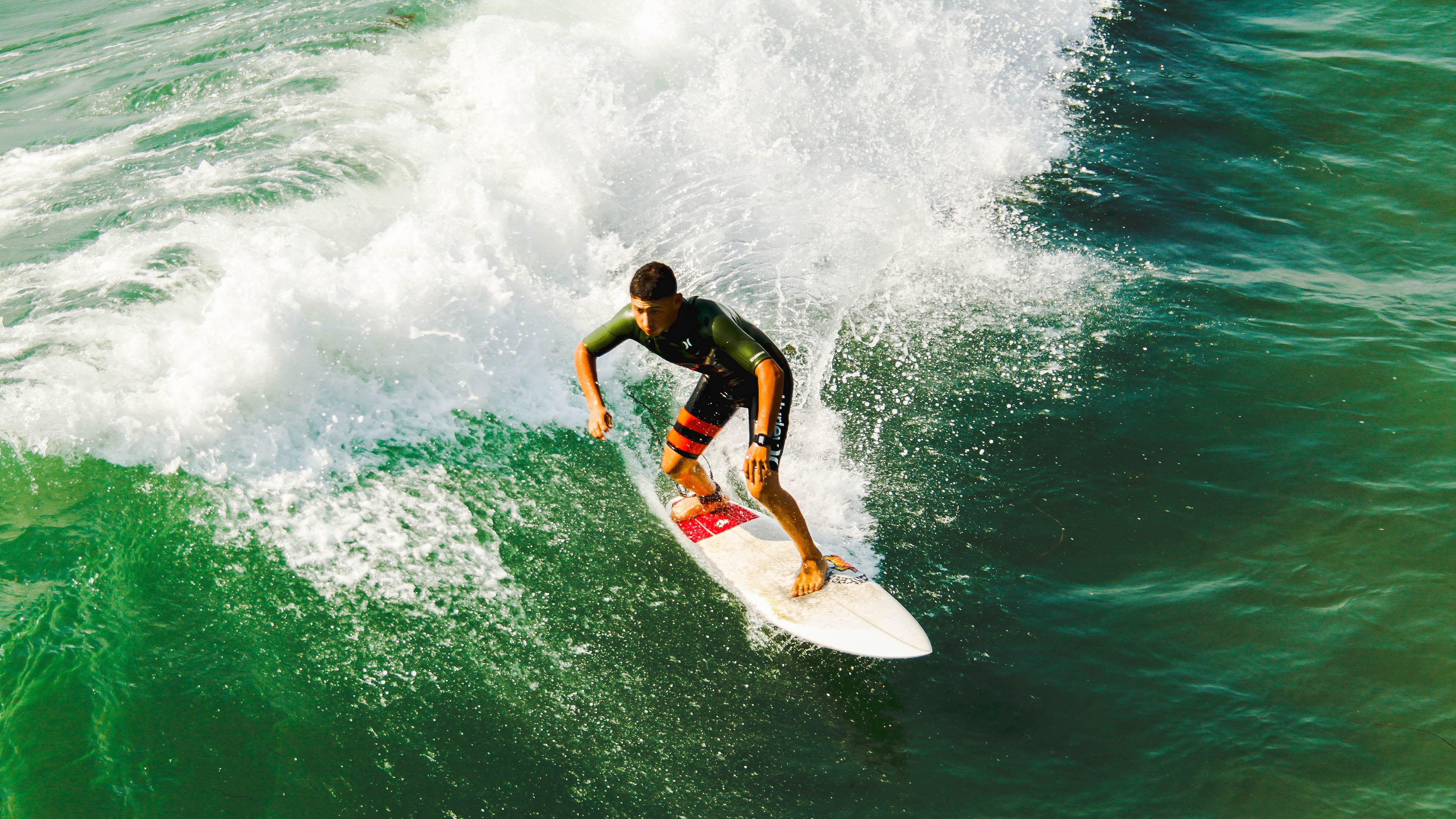 掘金全面压制深圳队，约基奇成为关键先生，当东方长城遭遇西方魔术师